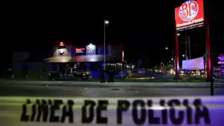 Atacan a balazos pizzería de Playa del Carmen