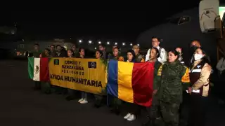 Este segundo grupo de ciudadanos repatriados lo conforman 62 personas, de los cuales 24 son mexicanos, 33 ecuatorianos y 5 de familias peruanas