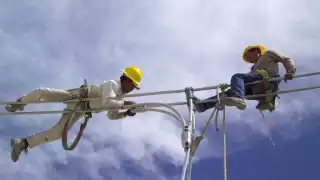 De la CFE precisó que es la única empresa pública en México que garantiza el servicio eléctrico