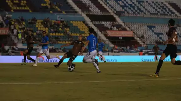 Con esta derrota, "La Ola Futbolera" se queda estancada en cuatro unidades Con esta derrota, "La Ola Futbolera" se queda estancada en cuatro unidades
