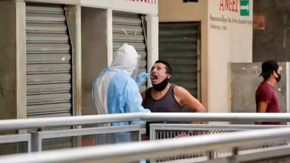 Se realizaron pruebas rápidas en varios puntos de la ciudad de Mérida para detectar casos de COVID-19