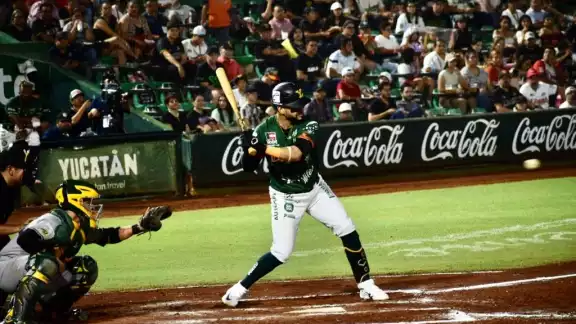 Leones de Yucatán se impone en duelo de batazos ante los Pericos de Puebla Leones de Yucatán se impone en duelo de batazos ante los Pericos de Puebla