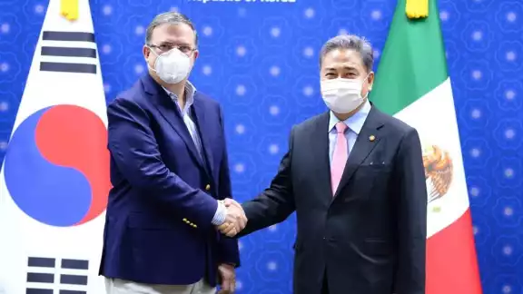 Marcelo Ebrard se encuentra de gira de trabajo en Corea del Sur