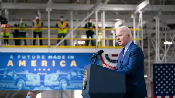 Joe Biden realiza su primer viaje al extranjero desde que tomó posesión como Presidente de los Estados Unidos Joe Biden realiza su primer viaje al extranjero desde que tomó posesión como Presidente de los Estados Unidos