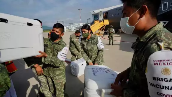 Arriban a Chiapas 300 mil vacunas contra COVID-19 Arriban a Chiapas 300 mil vacunas contra COVID-19