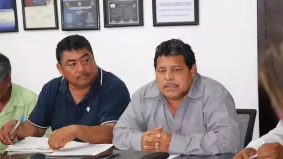 La demanda fue interpuesta por la dirigencia Estatal del Sindicato Único de Trabajadores al Servicio de los Poderes, Municipios e Instituciones Descentralizadas La demanda fue interpuesta por la dirigencia Estatal del Sindicato Único de Trabajadores al Servicio de los Poderes, Municipios e Instituciones Descentralizadas