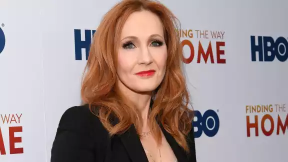 J.K. Rowling esperan que Salman Rushdie se encuentre bien de salud J.K. Rowling esperan que Salman Rushdie se encuentre bien de salud