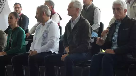 La jefa de Gobierno, Claudia Sheinbaum se reunió con los gobernadores del Estado de México y Michoacán La jefa de Gobierno, Claudia Sheinbaum se reunió con los gobernadores del Estado de México y Michoacán