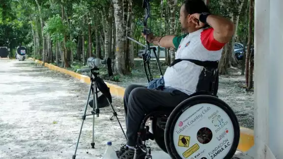 Omar Echeverría no olvida sus raíces, ni de quienes lo respaldaron para representar a México