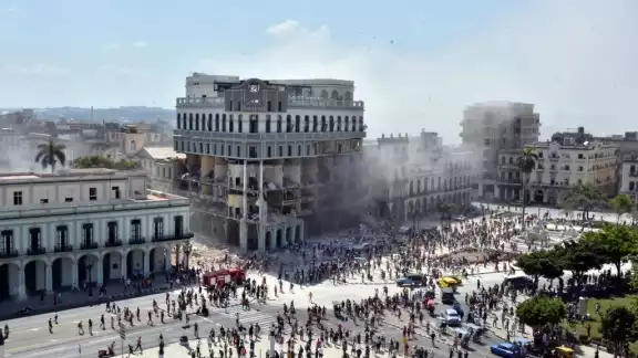 El hotel Saratoga sufrió graves daños en su infraestructura por la explosión
