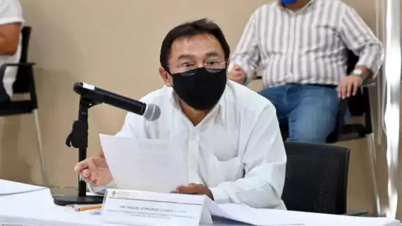 "Se ve que la diputada me ama": dijo el legislador local tras ser exhibido. Foto: David Rico "Se ve que la diputada me ama": dijo el legislador local tras ser exhibido. Foto: David Rico