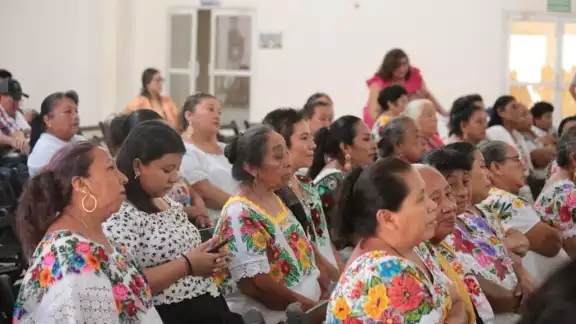 Parteras del Sur de Yucatán participan en un taller sobre sus saberes y prácticas tradicionales Parteras del Sur de Yucatán participan en un taller sobre sus saberes y prácticas tradicionales