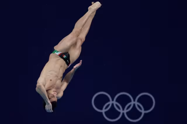 Vila Dosal le recuerda al medallista yucateco, Rommel Pacheco que todo Yucatán le brinda su apoyo