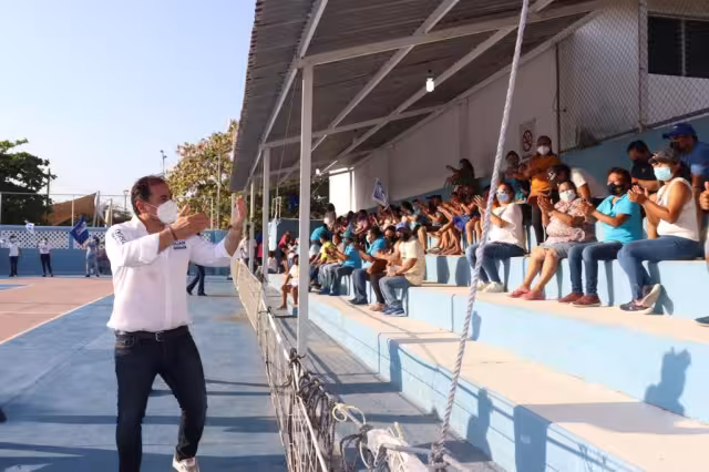 Julián Zacarías Curi cuidó las medidas sanitarias en su recorrido