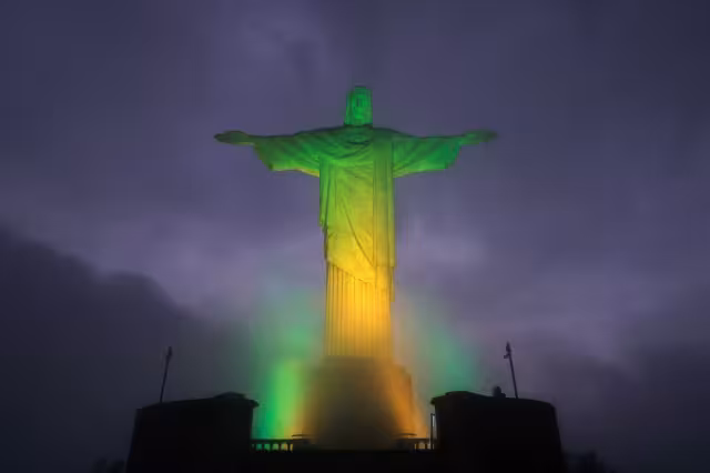 El Cristo apagó sus luces una hora. Foto: Especial