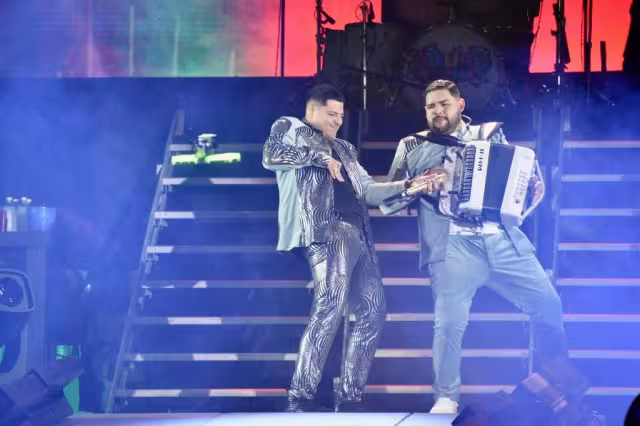 Grupo Firme rompe récord de asistencia en el Zócalo