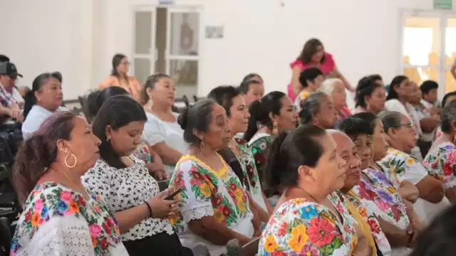 Parteras del Sur de Yucatán participan en un taller sobre sus saberes y prácticas tradicionales