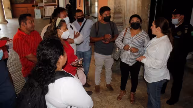 El Alcalde de Mérida no asistió a un evento en Desarrollo Social debido a que se enteró que lo esperaban los inconformes; los quejosos acudieron a Palacio Municipal