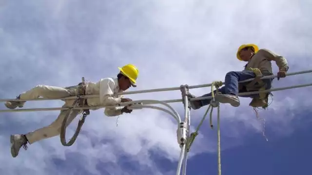 De la CFE precisó que es la única empresa pública en México que garantiza el servicio eléctrico