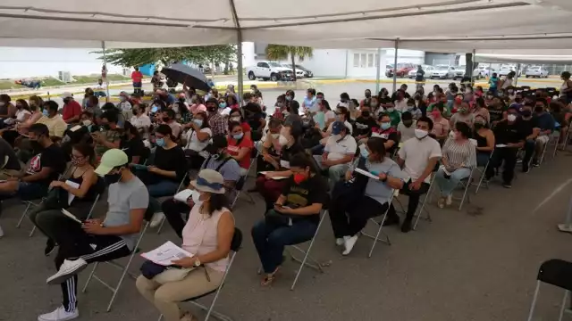Reanudan campaña de vacunación en Cancún
