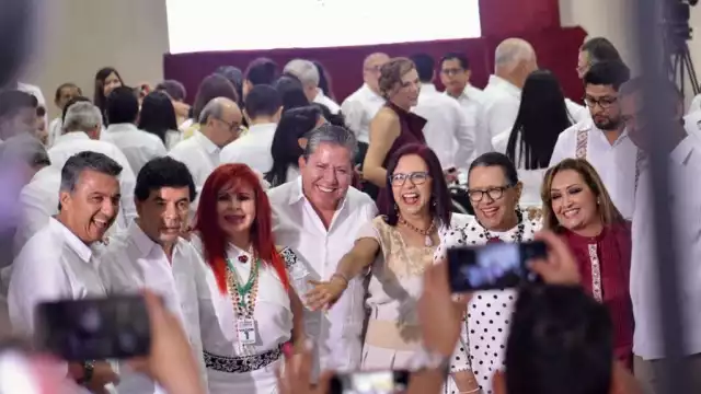 Secretarios de Gobierno y gobernadores llegaron al Quinto Informe de AMLO