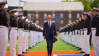 Casa Blanca lamenta que el Tribunal Supremo mantenga la norma migratoria de Trump