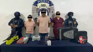 Los tres detenidos por robo en Cancún, permanecen encarcelados en lo que se define su situación legal