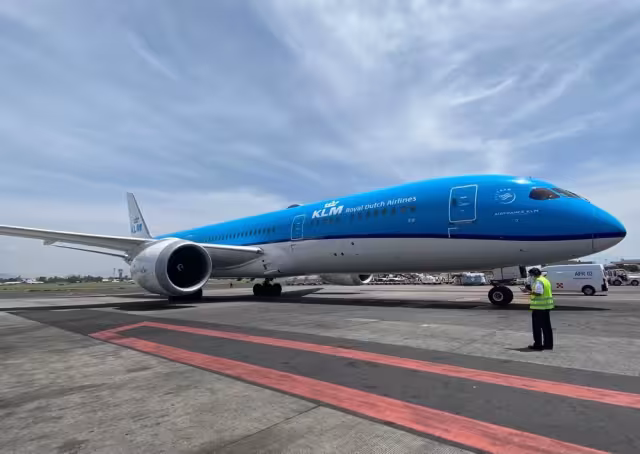 Esta tarde arribaron vacunas AstraZeneca en el aeropuerto de CDMX