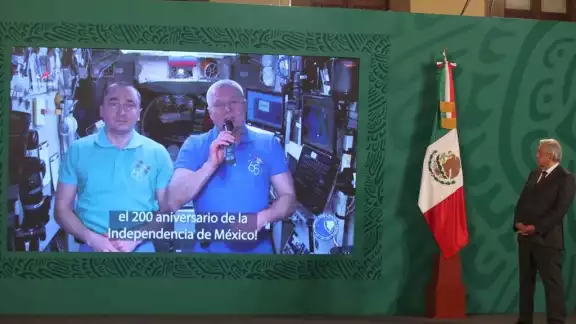 Astronautas rusos felicitan a México por los 200 años de la Independencia Astronautas rusos felicitan a México por los 200 años de la Independencia