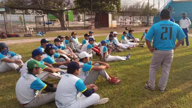 Jóvenes beisbolistas de la categoría Pre Junior (13-14 años).