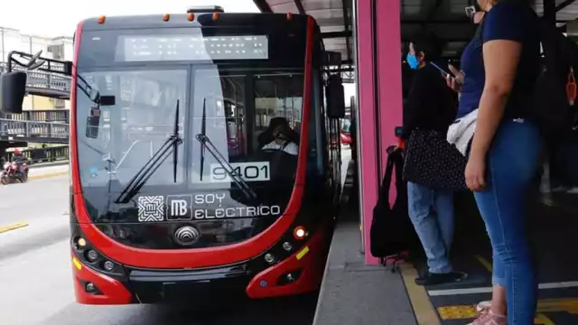 Así fue como un hombre fue asesinado en el Metrobús de la CDMX