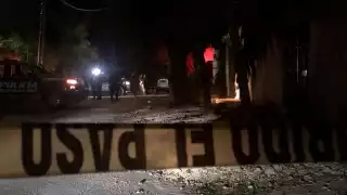 El hombre quedó tirado en la calle con varios impactos de bala, uno de ellos en la cabeza