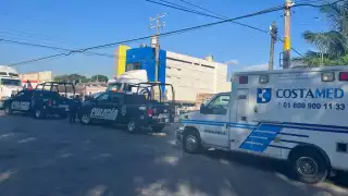 Lo encontraron tirado boca abajo sobre una mancha de sangre