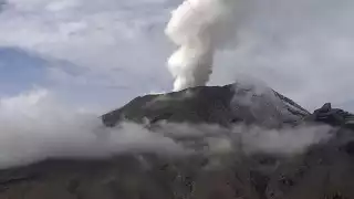 El volcán Popocatépetl presenta actividad este viernes