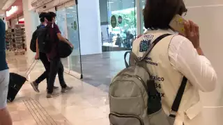 Personal del Inegi pregunta a los turistas del aeropuerto, datos como el tiempo de estadía en Cancún