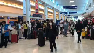 Las terminales del Aeropuerto Internacional de Cancún lucieron con una afluencia moderada de pasajeros este 8 de septiembre