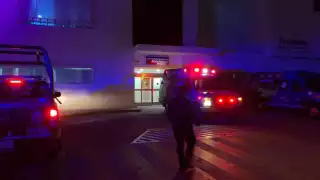 Hombre baleado es abandonado por sus amigos en una clínica de Cancún