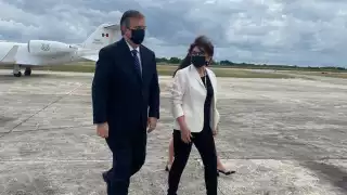 El canciller fue recibido por la secretaria General de Gobierno María Fritz Sierra