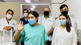 Ana Gabriela, madre de Fernanda, fue compatible para realizar la donación en la UMAE