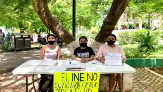En reacción, un grupo de mujeres instaló su propia mesa en el parque Dos Aguas