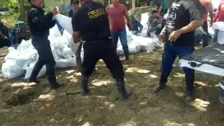 Desde que comenzó la temporada fuerte de lluvias se movilizaron brigadas de protección para asistir a los habitantes que viven a orillas del afluente que crece