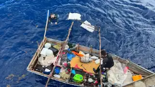 Marina rescata a seis balseros cubanos frente a las costas de Progreso