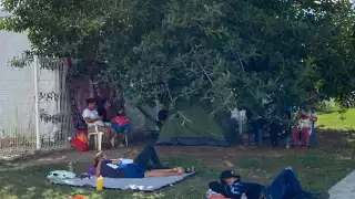 Las familias reprochan que solo dos veces al día dan información, a las 10 u 11 de la mañana dependiendo el área donde esté el paciente