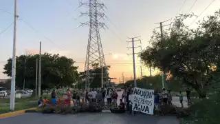 Los afectados reclaman que llevan tres días sin el servicio de agua potable