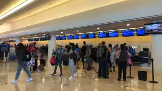 Así lució el aeropuerto de Cancún esta tarde
