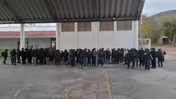 Se devolverá a sus países a todos Se devolverá a sus países a todos