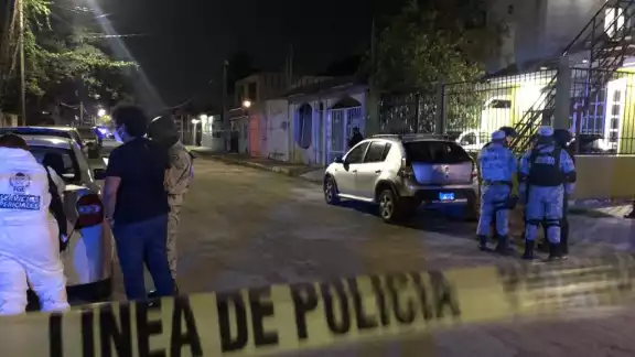 En el lugar donde ocurrió el ataque, los municipales acordonaron la zona En el lugar donde ocurrió el ataque, los municipales acordonaron la zona