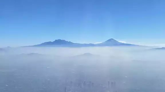 Los niveles de la contaminación del aire en la CDMX se mantiene entre moderado y peligroso para grupos vulnerables. Foto: Especial