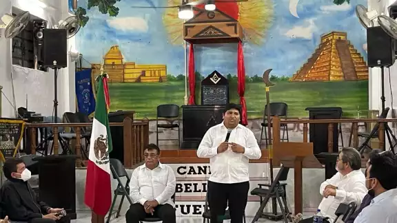 El secretario General y Jurídico del Infonavit, Rogerio Castro Vázquez, presentó el beneficio "Crédito Seguro" en Yucatán. Foto: Cortesía El secretario General y Jurídico del Infonavit, Rogerio Castro Vázquez, presentó el beneficio "Crédito Seguro" en Yucatán. Foto: Cortesía