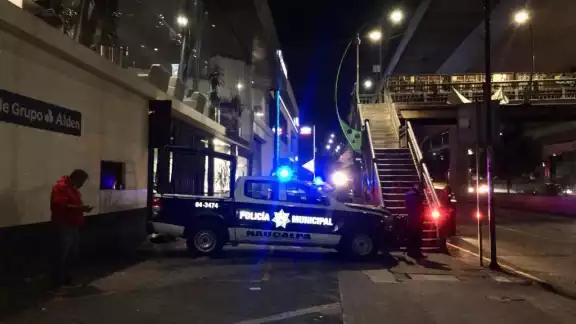 Ladrones abatidos por justiciero en Naucalpan Ladrones abatidos por justiciero en Naucalpan